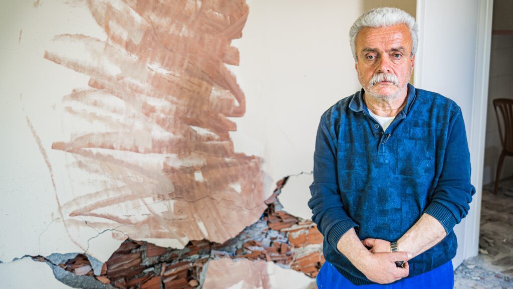 Yousef-in-house-after-earthquake-in-Turkey