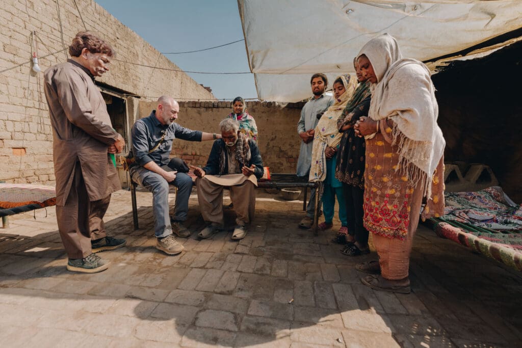 practical ways to pray for the persecuted church