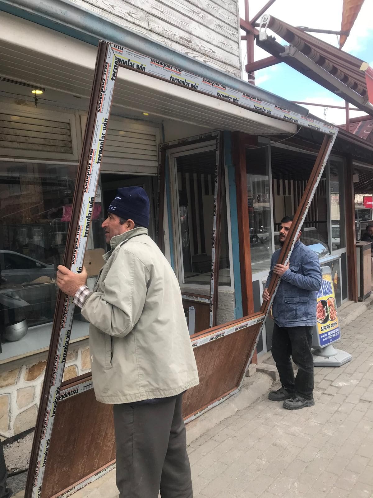 Christians in Turkey construct a butcher shop following a devastating earthquake